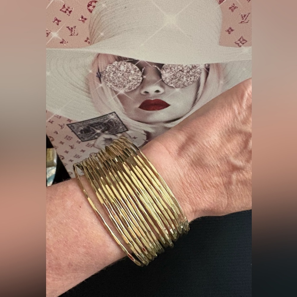 ✨Nwt- ANJU Gold Cuff Bracelet handcrafted